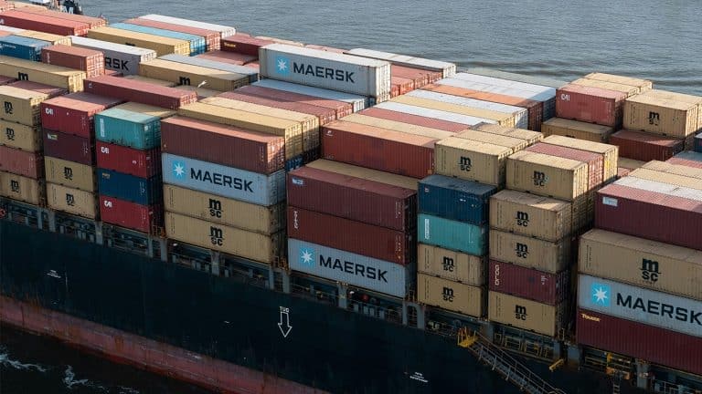 How to Secure Cargo in Customs Transit with Smart Tracker