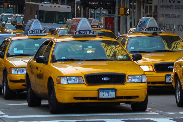 Taxi Fleet management Vehicle Tracking Solution by TOPFLYtech